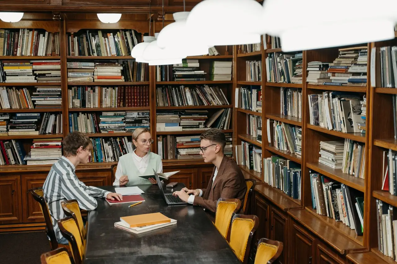 Metodología práctica del Diplomado en Compliance en sector educativo y universidades