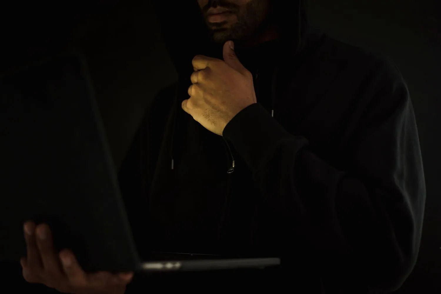 Metodología práctica del Máster en Adversary research y vulnerability discovery