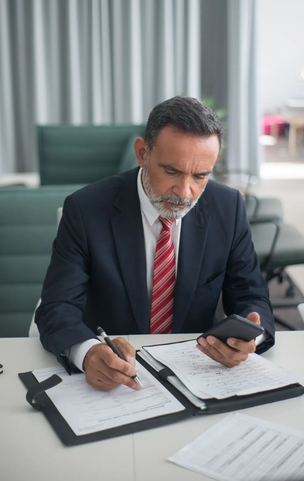 Por qué elegir el Máster en Ciberinteligencia y threat intelligence estratégica